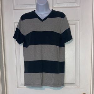 Arizona men’s v-neck shirt